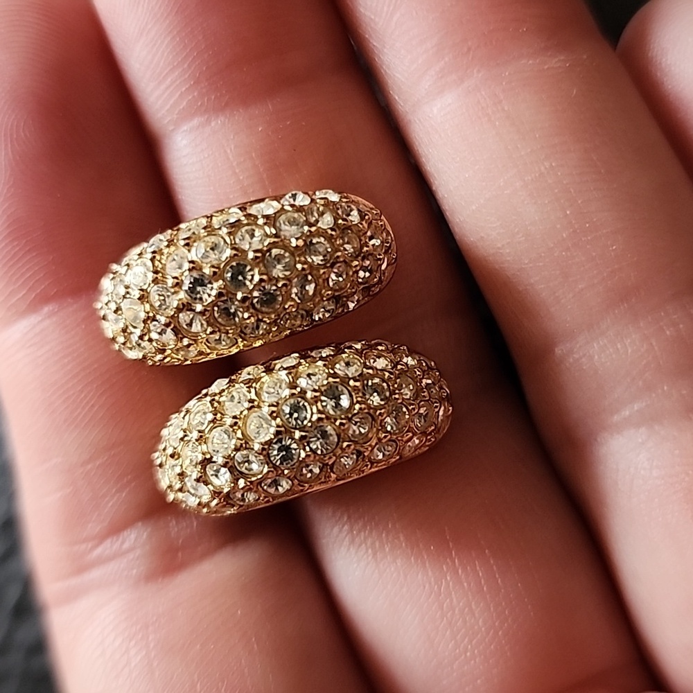 Elegant Dior Gold and Crystal Earrings - Picture 6 of 9